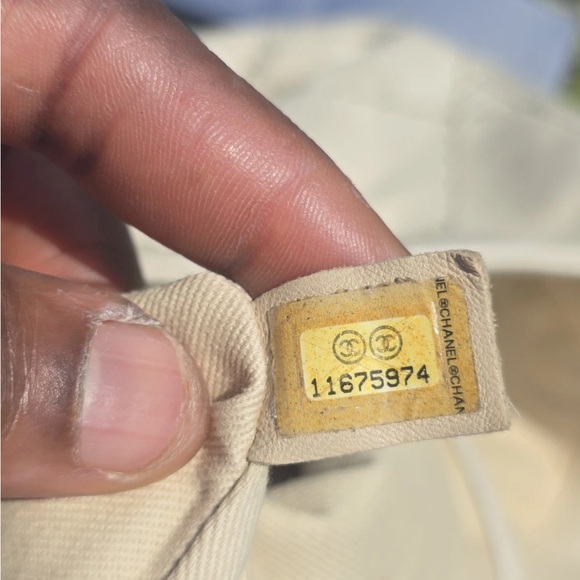 Vintage Authentic Chanel Quilted Tote Bag Cream Chain Strap Leather zip around - Picture 16 of 16